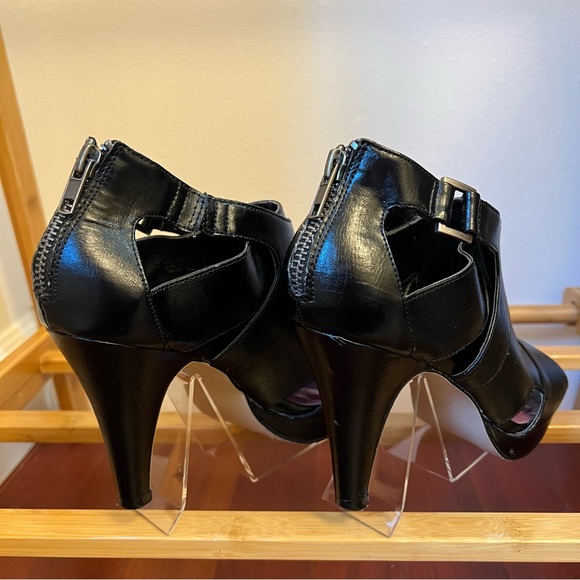 Madden Girl Open Toed, Zippered Boot/Heel - Picture 3 of 9